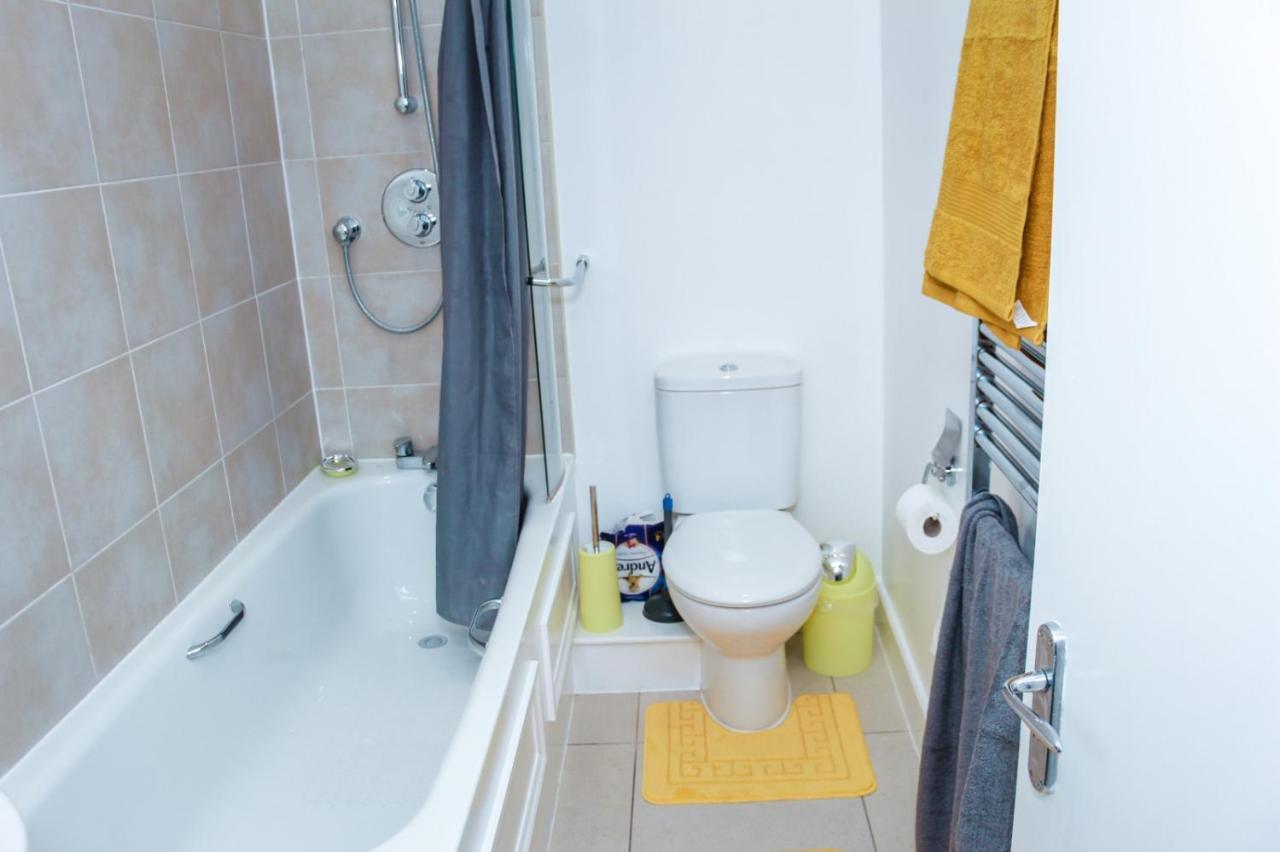 Camden Guest House Double Bedroom With Super Large King Bed London Kültér fotó