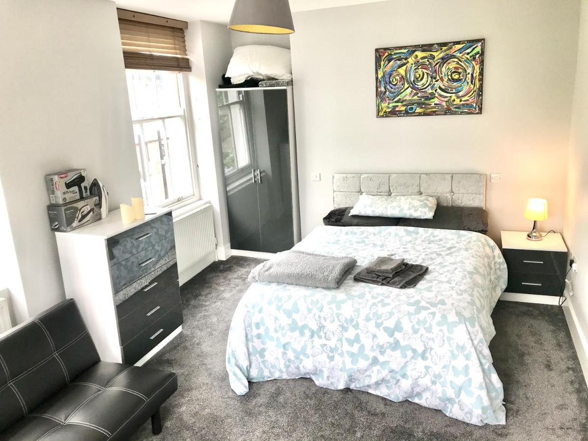 Camden Guest House Double Bedroom With Super Large King Bed London Kültér fotó