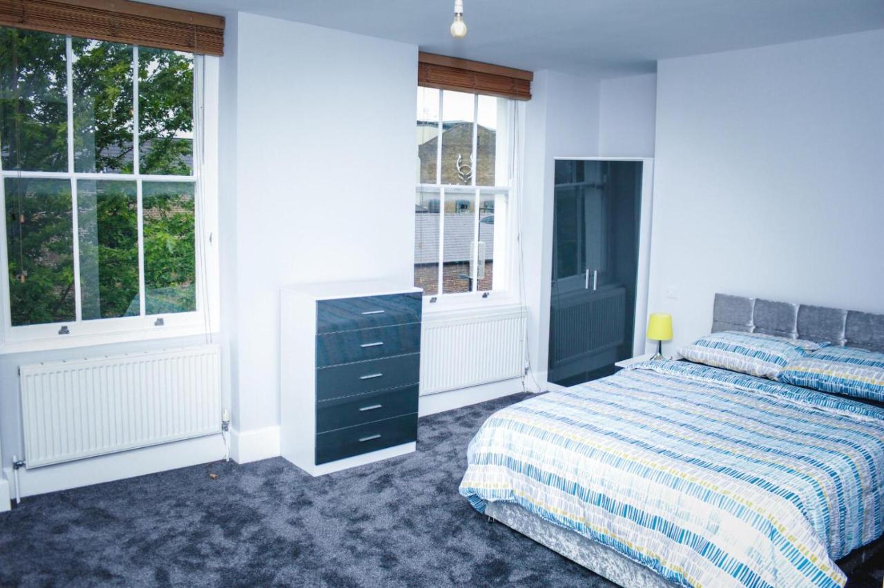 Camden Guest House Double Bedroom With Super Large King Bed London Kültér fotó